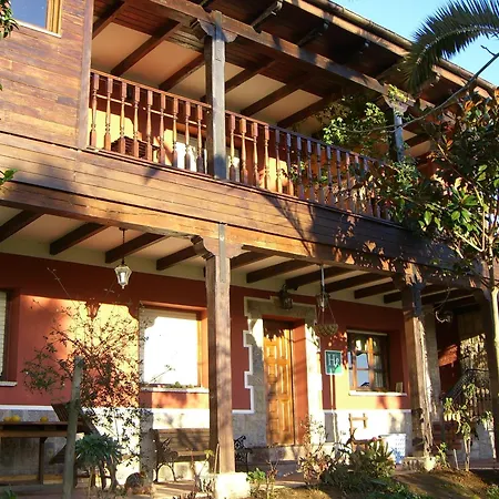 Hotel La Curva Ribadesella Parking *
