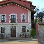 Hotel La Curva Ribadesella Parking Sardalla