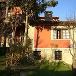 La Curva Ribadesella Parking Hotel
